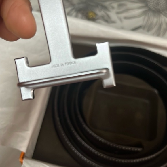 Silver H Buckle Black Leather Belt - Picture 4 of 5